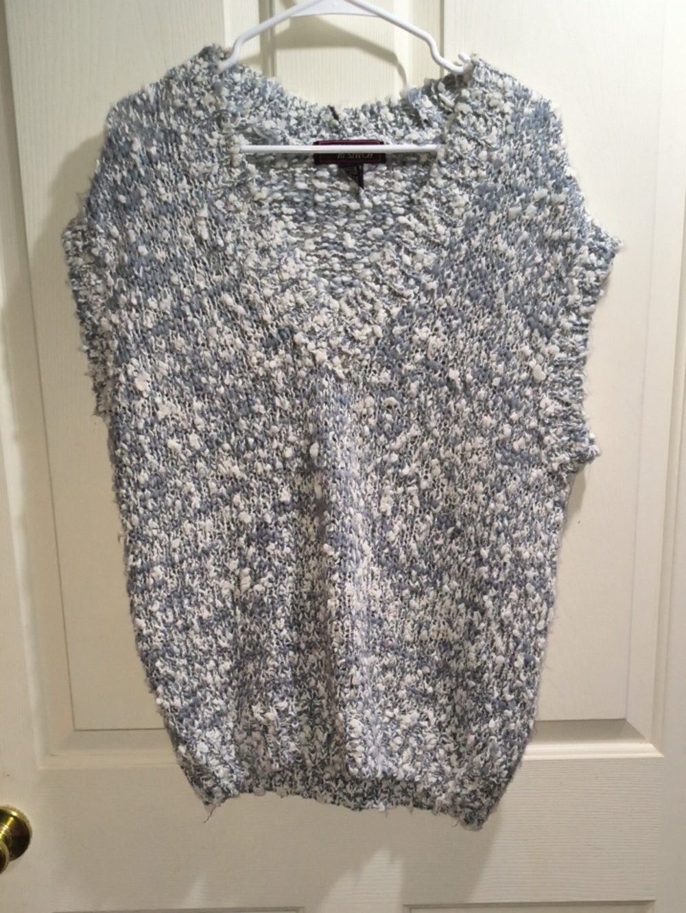 Textured V-Neck Sleeveless Sweater Vest - Blue & White